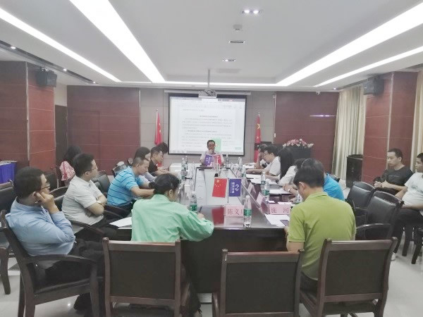 武漢新特光電技術(shù)有限公司董事長(zhǎng)、武漢光谷中小企業(yè)科技創(chuàng)新協(xié)會(huì)顧問(wèn)陳義紅博士