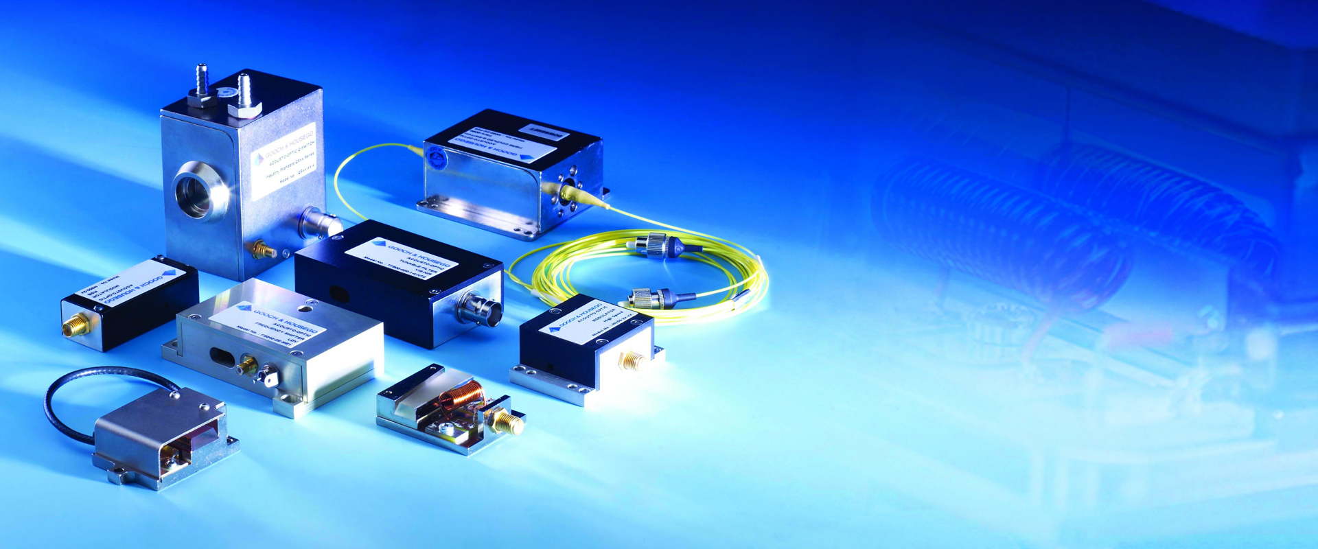 聲光器件、電光器件和驅(qū)動(dòng)電源