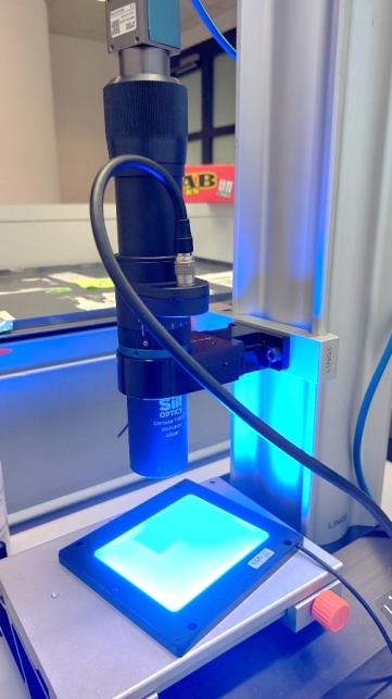 實(shí)驗(yàn)裝置顯示集成了EL-16-40-TC 的 Sill 2x 遠(yuǎn)心鏡頭 S5VPJ6420